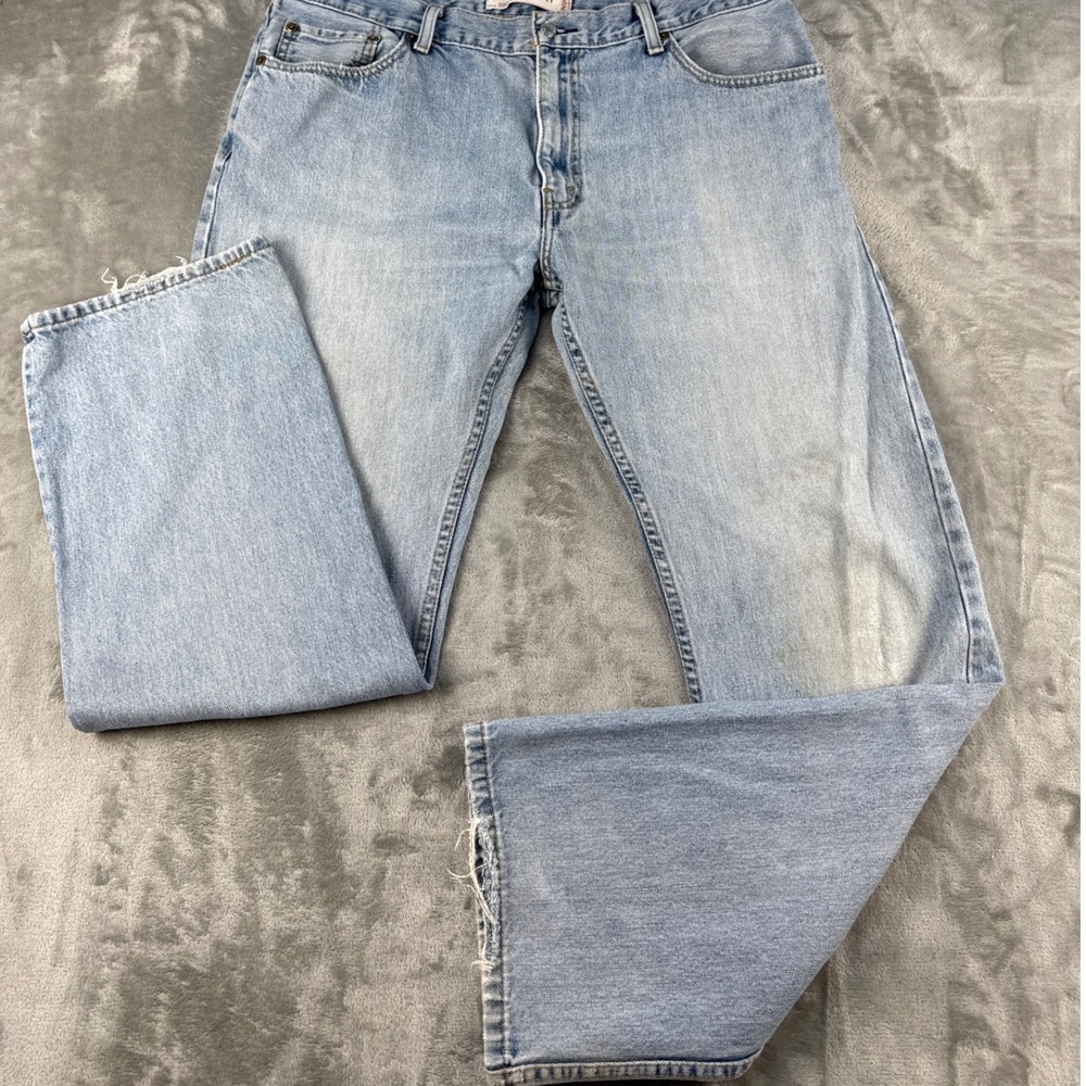 Levi's Jeans Mens 38x32 505 Straight Fit Light Wash Blue Denim "FLAWS"